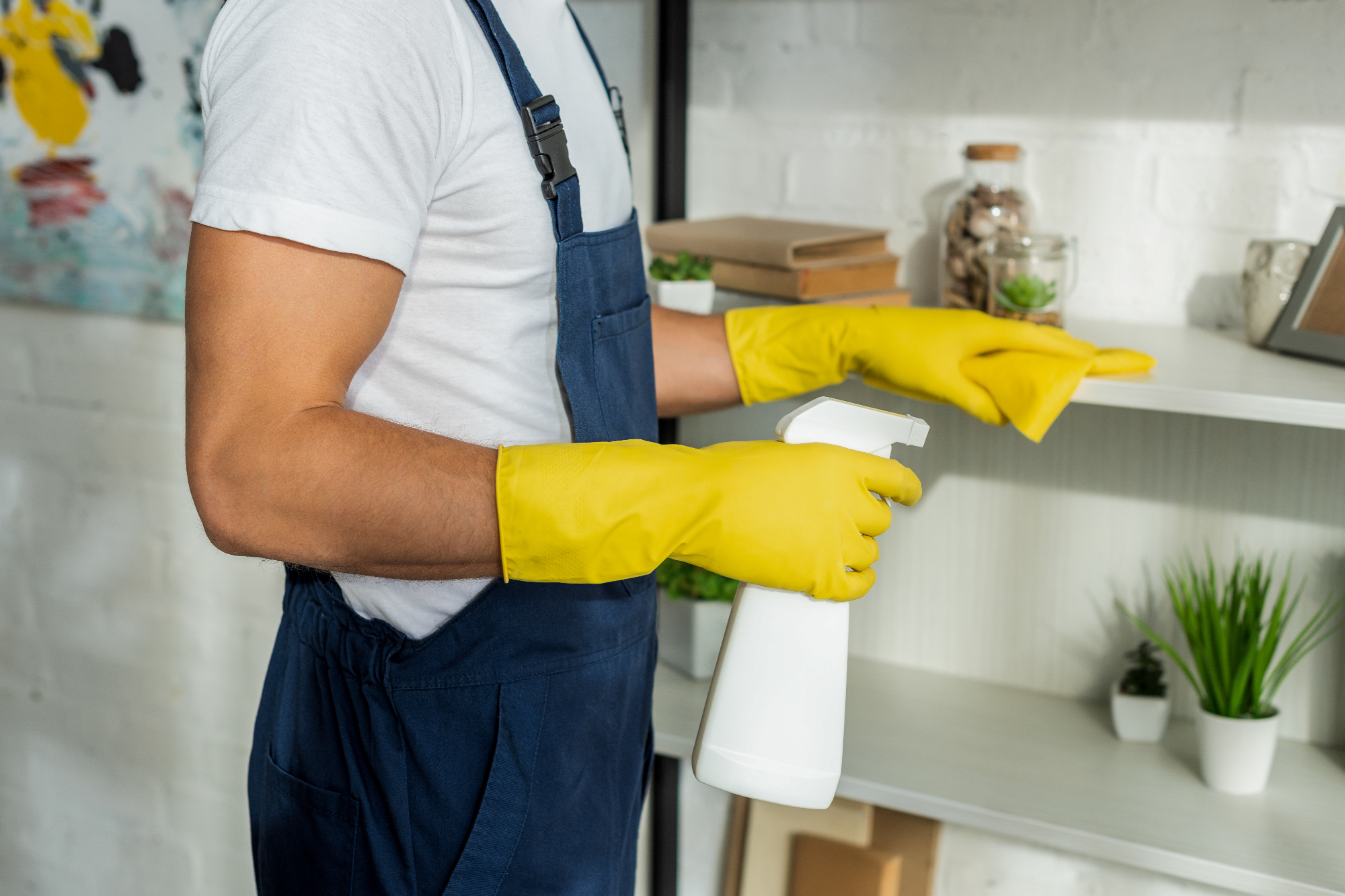 Strokovno čiščenje stanovanja lahko opravi čistilni servis